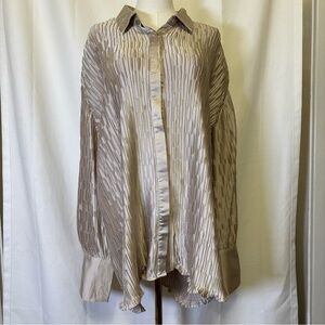 PrettyLittleThing Oversized Oatmeal Plisse Top. NWT. Size 6.